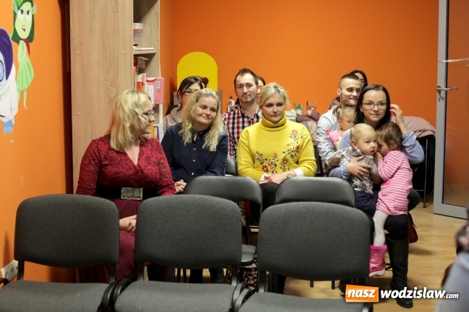 Zdjęcie w galerii na portalu naszwodzislaw.com: Warsztaty bożonarodzeniowe w wodzisławskim Bursztynku wiadomości z regionu