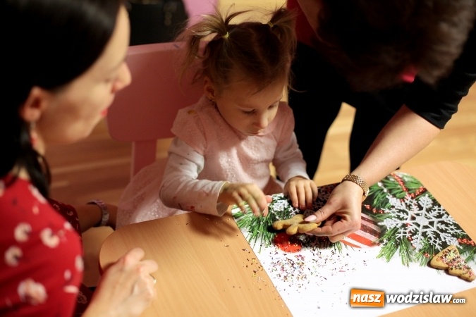 Zdjęcie w galerii na portalu naszwodzislaw.com: Warsztaty bożonarodzeniowe w wodzisławskim Bursztynku wiadomości z regionu