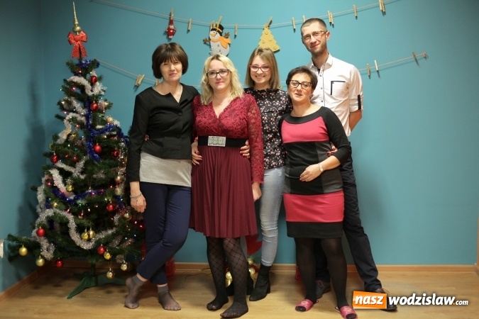 Zdjęcie w galerii na portalu naszwodzislaw.com: Warsztaty bożonarodzeniowe w wodzisławskim Bursztynku wiadomości z regionu