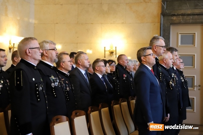 Zdjęcie w galerii na portalu naszwodzislaw.com: Pracownicy PGG odznaczeni za długoletnią służbę wiadomości z regionu