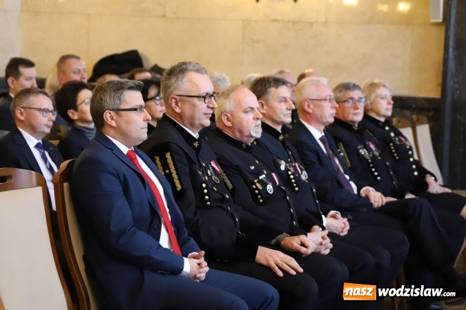 Zdjęcie w galerii na portalu naszwodzislaw.com: Pracownicy PGG odznaczeni za długoletnią służbę wiadomości z regionu