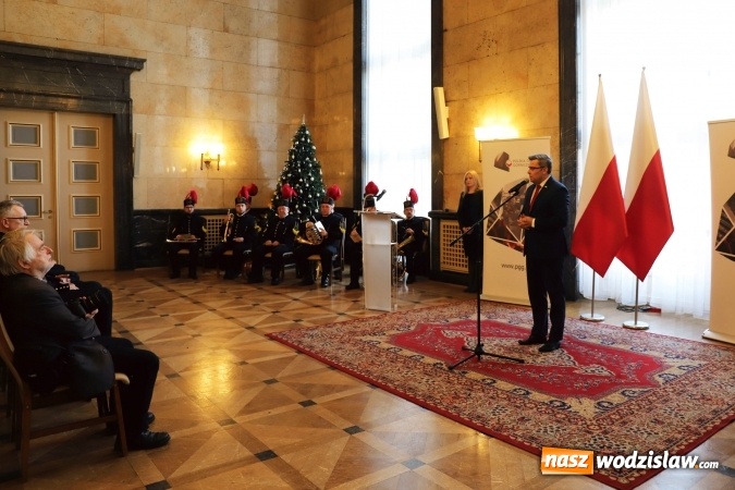 Zdjęcie w galerii na portalu naszwodzislaw.com: Pracownicy PGG odznaczeni za długoletnią służbę wiadomości z regionu