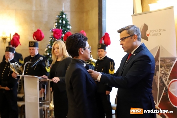 Zdjęcie w galerii na portalu naszwodzislaw.com: Pracownicy PGG odznaczeni za długoletnią służbę wiadomości z regionu