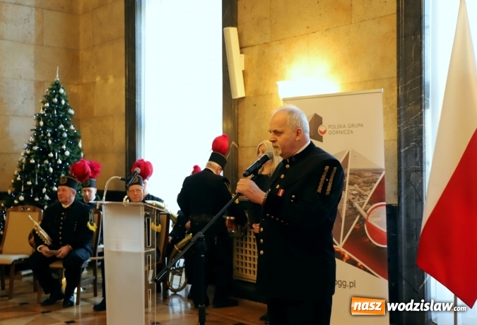 Zdjęcie w galerii na portalu naszwodzislaw.com: Pracownicy PGG odznaczeni za długoletnią służbę wiadomości z regionu