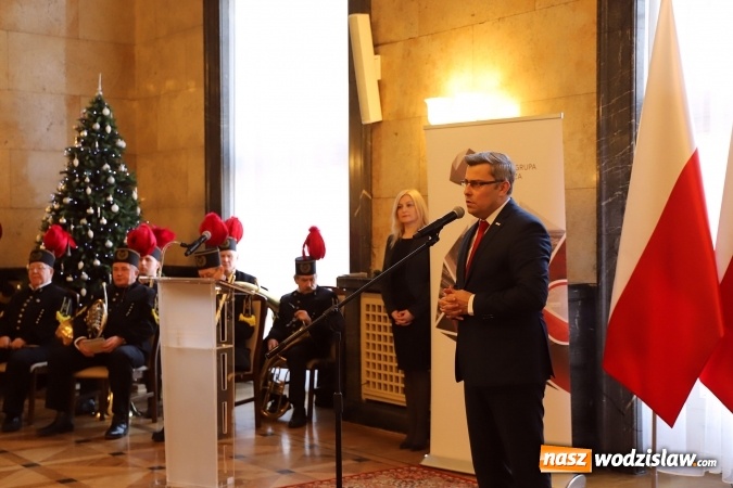 Zdjęcie w galerii na portalu naszwodzislaw.com: Pracownicy PGG odznaczeni za długoletnią służbę wiadomości z regionu