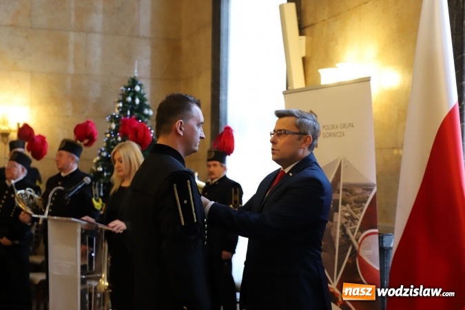 Zdjęcie w galerii na portalu naszwodzislaw.com: Pracownicy PGG odznaczeni za długoletnią służbę wiadomości z regionu