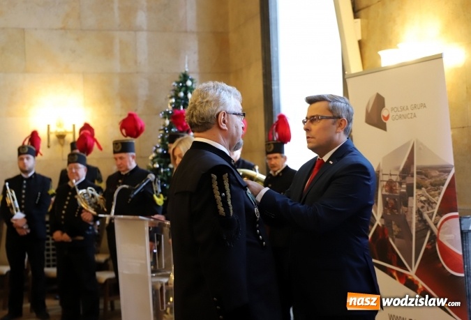Zdjęcie w galerii na portalu naszwodzislaw.com: Pracownicy PGG odznaczeni za długoletnią służbę wiadomości z regionu