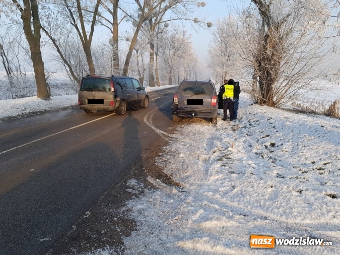 Zdjęcie w galerii na portalu naszwodzislaw.com: Kraksa na drodze Racibórz-Lubomia. Zderzyły się cztery samochody  wiadomości z regionu