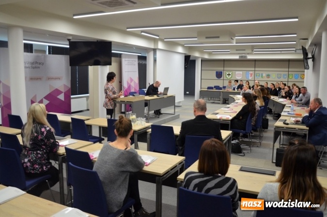 Zdjęcie w galerii na portalu naszwodzislaw.com: PUP o przedsiębiorczości od A do Z wiadomości z regionu