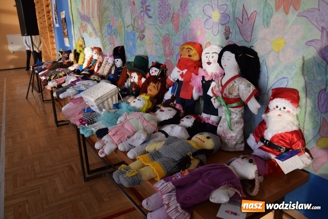 Zdjęcie w galerii na portalu naszwodzislaw.com: Finał akcji Wszystkie kolory świata w SP w Mszanie. Zebrano ponad 2 tysiące złotych! wiadomości z regionu