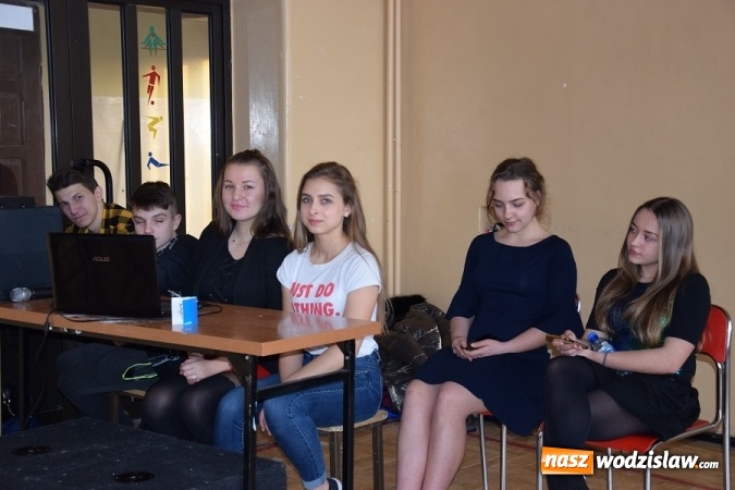 Zdjęcie w galerii na portalu naszwodzislaw.com: Finał akcji Wszystkie kolory świata w SP w Mszanie. Zebrano ponad 2 tysiące złotych! wiadomości z regionu