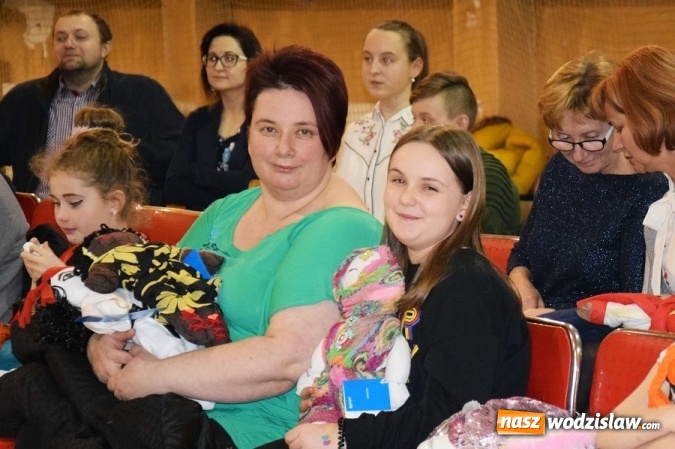 Zdjęcie w galerii na portalu naszwodzislaw.com: Finał akcji Wszystkie kolory świata w SP w Mszanie. Zebrano ponad 2 tysiące złotych! wiadomości z regionu