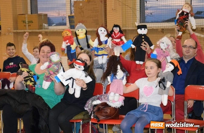 Zdjęcie w galerii na portalu naszwodzislaw.com: Finał akcji Wszystkie kolory świata w SP w Mszanie. Zebrano ponad 2 tysiące złotych! wiadomości z regionu