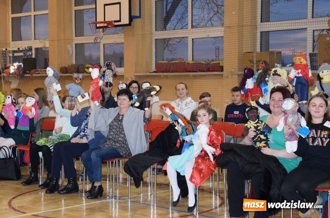 Zdjęcie w galerii na portalu naszwodzislaw.com: Finał akcji Wszystkie kolory świata w SP w Mszanie. Zebrano ponad 2 tysiące złotych! wiadomości z regionu