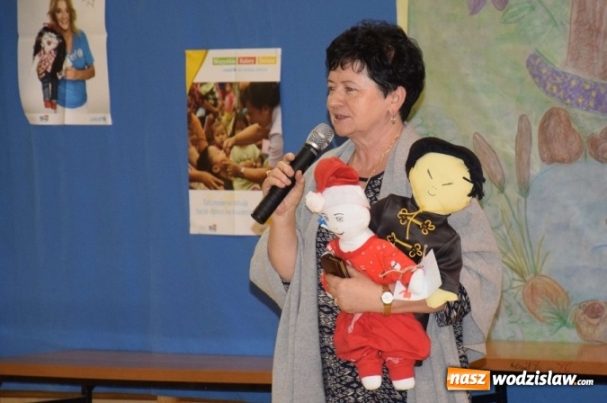 Zdjęcie w galerii na portalu naszwodzislaw.com: Finał akcji Wszystkie kolory świata w SP w Mszanie. Zebrano ponad 2 tysiące złotych! wiadomości z regionu