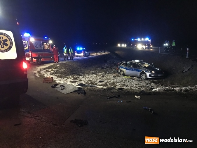 Zdjęcie w galerii na portalu naszwodzislaw.com: DK 78 Chałupki-Olza. Kierowca z Wodzisławia Śląskiego staranował policyjny radiowóz wiadomości z regionu