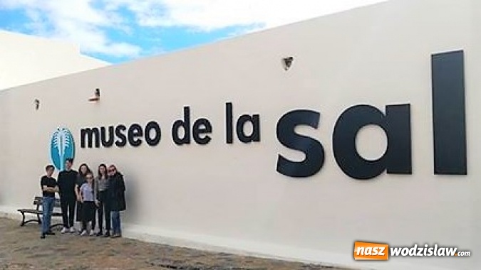 Zdjęcie w galerii na portalu naszwodzislaw.com: Pobyt uczniów wodzisławskiego I LO na Fuerteventurze w ramach programu LORESU wiadomości z regionu