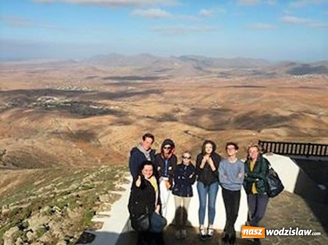 Zdjęcie w galerii na portalu naszwodzislaw.com: Pobyt uczniów wodzisławskiego I LO na Fuerteventurze w ramach programu LORESU wiadomości z regionu