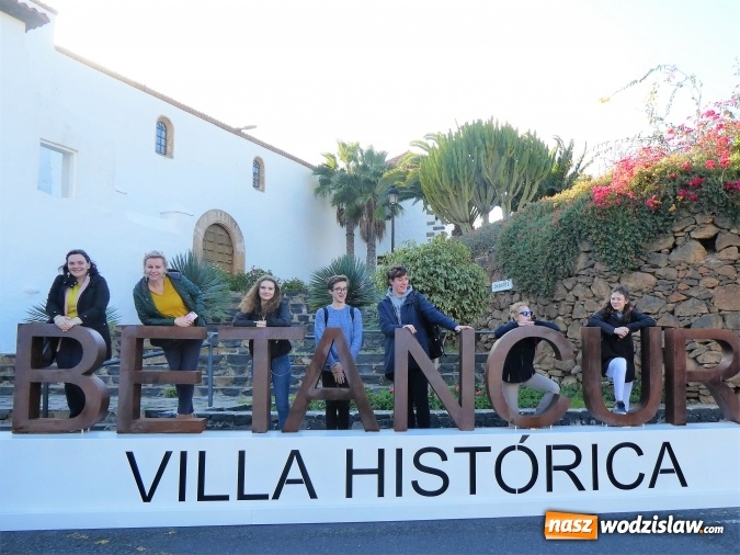 Zdjęcie w galerii na portalu naszwodzislaw.com: Pobyt uczniów wodzisławskiego I LO na Fuerteventurze w ramach programu LORESU wiadomości z regionu