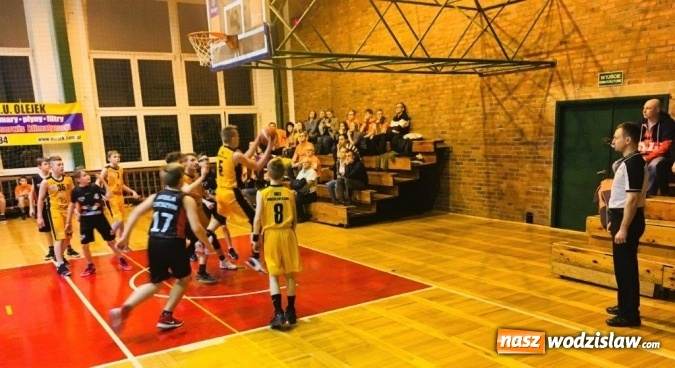 Zdjęcie w galerii na portalu naszwodzislaw.com: Doskonały mecz wodzisławskich koszykarzy. Lider finału A śląskich rozgrywek U13M pokonany  wiadomości z regionu