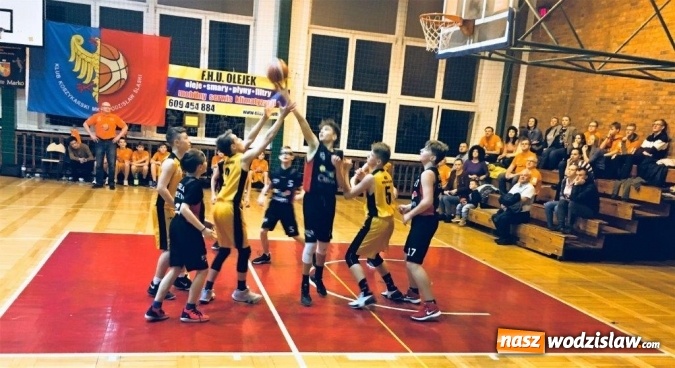 Zdjęcie w galerii na portalu naszwodzislaw.com: Doskonały mecz wodzisławskich koszykarzy. Lider finału A śląskich rozgrywek U13M pokonany  wiadomości z regionu