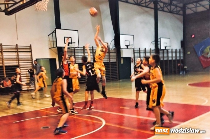 Zdjęcie w galerii na portalu naszwodzislaw.com: Doskonały mecz wodzisławskich koszykarzy. Lider finału A śląskich rozgrywek U13M pokonany  wiadomości z regionu