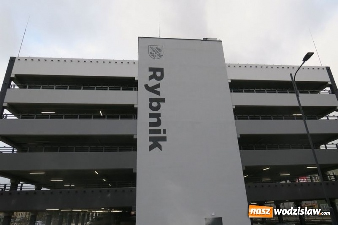 Zdjęcie w galerii na portalu naszwodzislaw.com: Nowy parking wielopoziomowy w Rybniku już działa. Zobacz jak z niego korzystać! WIDEO wiadomości z regionu