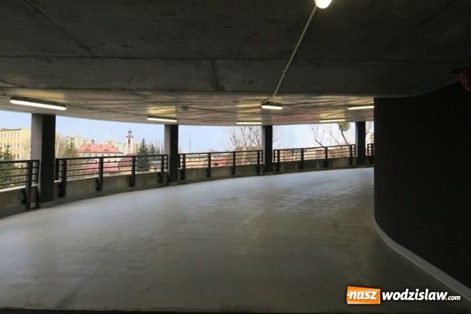 Zdjęcie w galerii na portalu naszwodzislaw.com: Nowy parking wielopoziomowy w Rybniku już działa. Zobacz jak z niego korzystać! WIDEO wiadomości z regionu