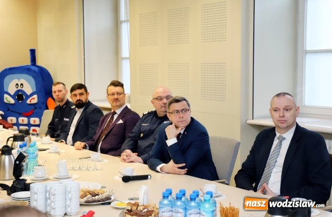 Zdjęcie w galerii na portalu naszwodzislaw.com: Prawie co drugie zgłoszenie na 112 jest fałszywe! wiadomości z regionu