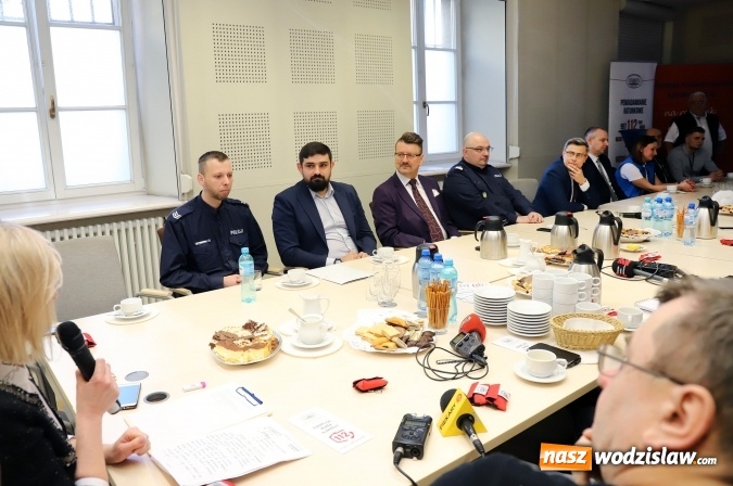 Zdjęcie w galerii na portalu naszwodzislaw.com: Prawie co drugie zgłoszenie na 112 jest fałszywe! wiadomości z regionu