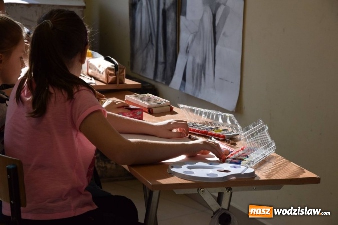 Zdjęcie w galerii na portalu naszwodzislaw.com: W wodzisławskim Tischnerze spacerowali po wyobraźni wiadomości z regionu