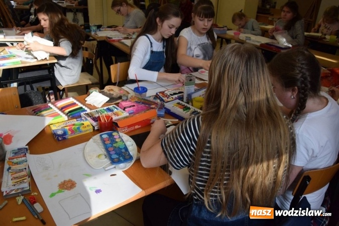 Zdjęcie w galerii na portalu naszwodzislaw.com: W wodzisławskim Tischnerze spacerowali po wyobraźni wiadomości z regionu