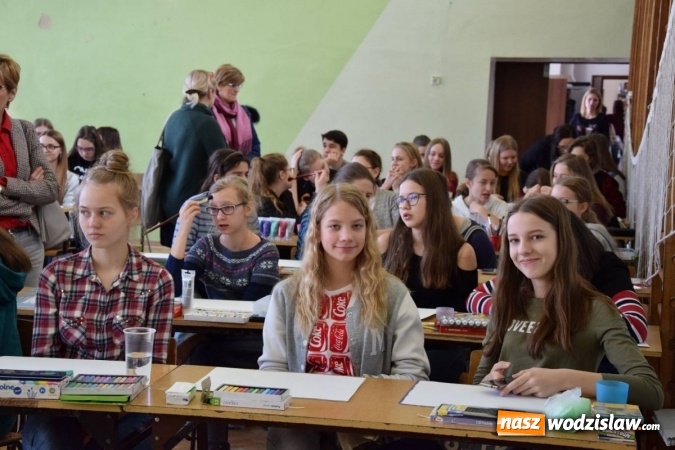 Zdjęcie w galerii na portalu naszwodzislaw.com: W wodzisławskim Tischnerze spacerowali po wyobraźni wiadomości z regionu