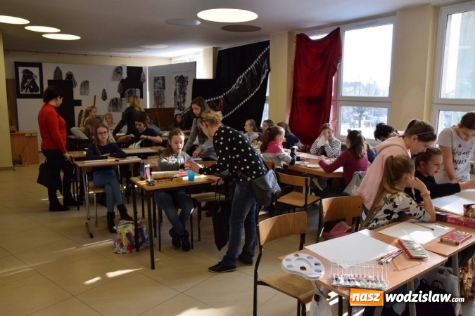 Zdjęcie w galerii na portalu naszwodzislaw.com: W wodzisławskim Tischnerze spacerowali po wyobraźni wiadomości z regionu