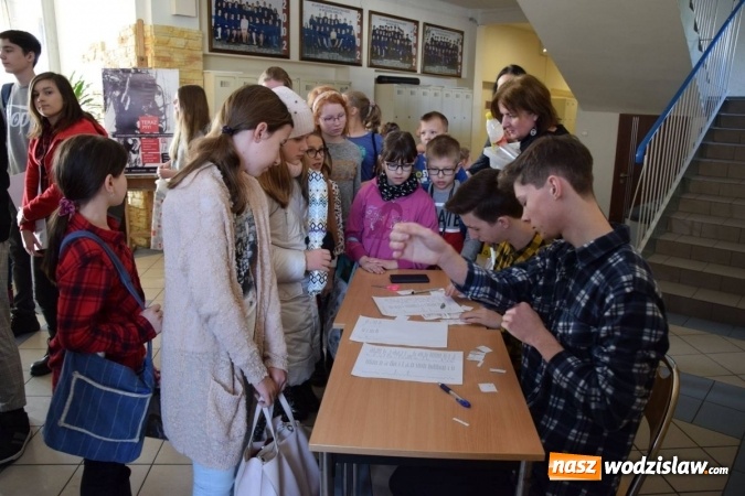 Zdjęcie w galerii na portalu naszwodzislaw.com: W wodzisławskim Tischnerze spacerowali po wyobraźni wiadomości z regionu