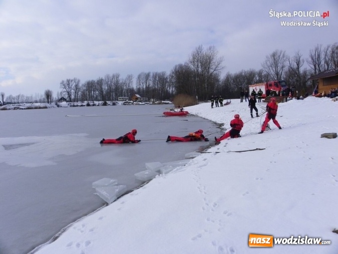 Zdjęcie w galerii na portalu naszwodzislaw.com: Policjanci i strażacy ostrzegali przed zagrożeniami w czasie ferii wiadomości z regionu