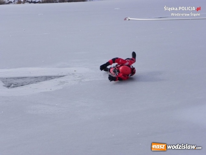 Zdjęcie w galerii na portalu naszwodzislaw.com: Policjanci i strażacy ostrzegali przed zagrożeniami w czasie ferii wiadomości z regionu