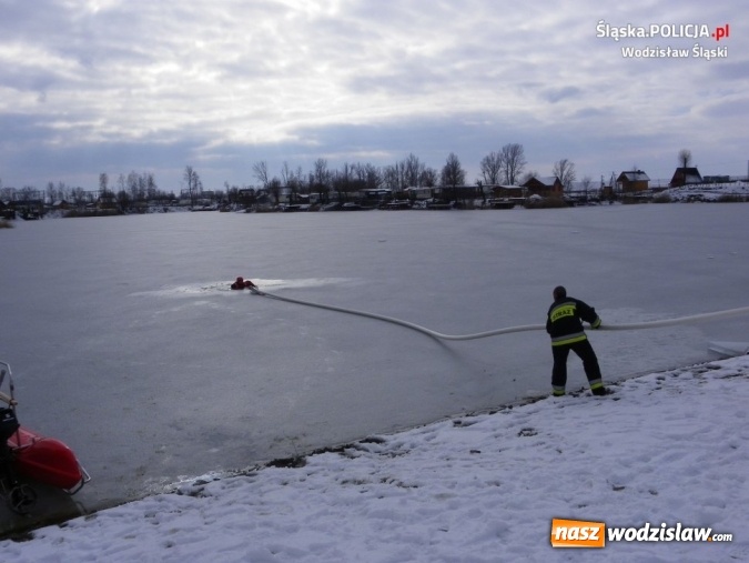 Zdjęcie w galerii na portalu naszwodzislaw.com: Policjanci i strażacy ostrzegali przed zagrożeniami w czasie ferii wiadomości z regionu