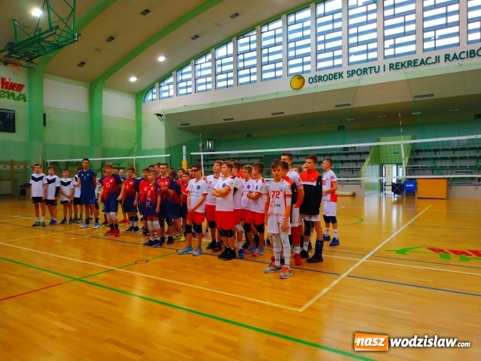 Zdjęcie w galerii na portalu naszwodzislaw.com: Siatkarski maraton w Raciborzu. Ekipa z Radlina na podium wiadomości z regionu