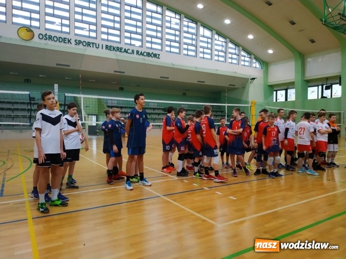 Zdjęcie w galerii na portalu naszwodzislaw.com: Siatkarski maraton w Raciborzu. Ekipa z Radlina na podium wiadomości z regionu