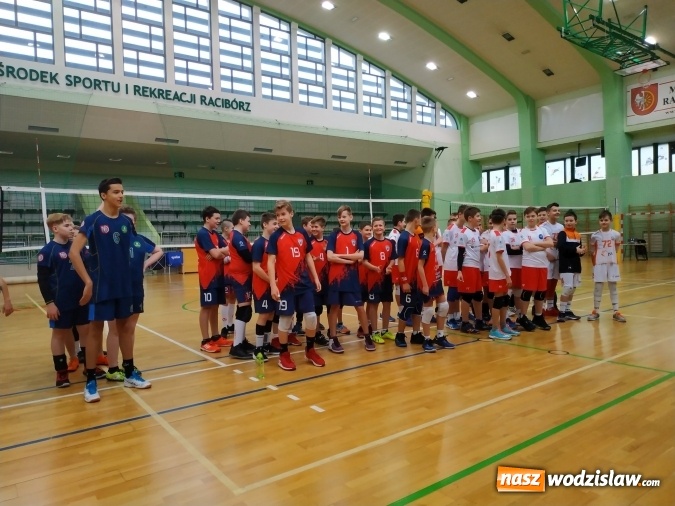 Zdjęcie w galerii na portalu naszwodzislaw.com: Siatkarski maraton w Raciborzu. Ekipa z Radlina na podium wiadomości z regionu