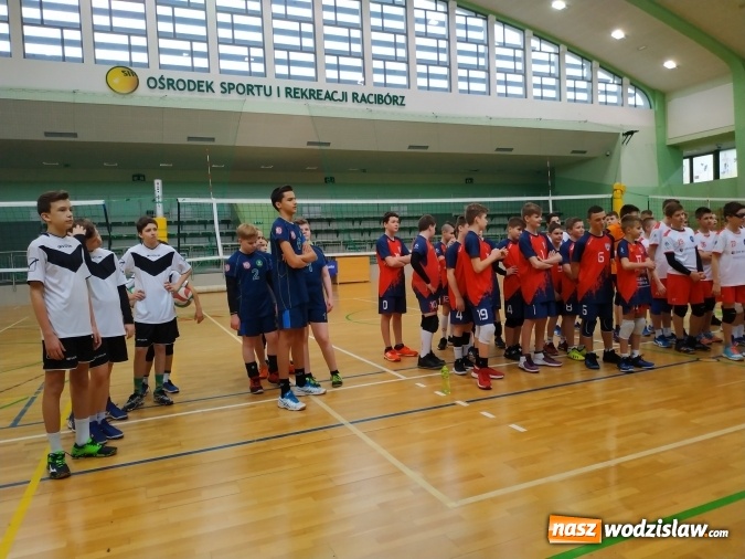 Zdjęcie w galerii na portalu naszwodzislaw.com: Siatkarski maraton w Raciborzu. Ekipa z Radlina na podium wiadomości z regionu