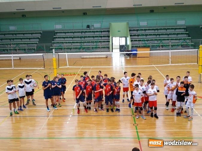 Zdjęcie w galerii na portalu naszwodzislaw.com: Siatkarski maraton w Raciborzu. Ekipa z Radlina na podium wiadomości z regionu