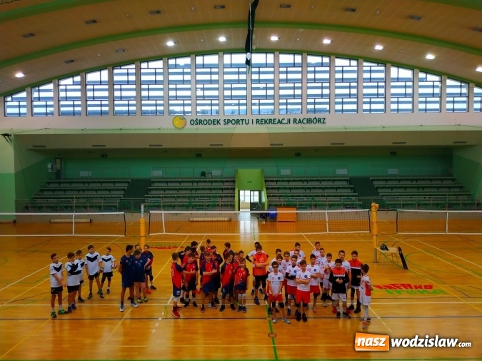 Zdjęcie w galerii na portalu naszwodzislaw.com: Siatkarski maraton w Raciborzu. Ekipa z Radlina na podium wiadomości z regionu