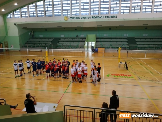 Zdjęcie w galerii na portalu naszwodzislaw.com: Siatkarski maraton w Raciborzu. Ekipa z Radlina na podium wiadomości z regionu