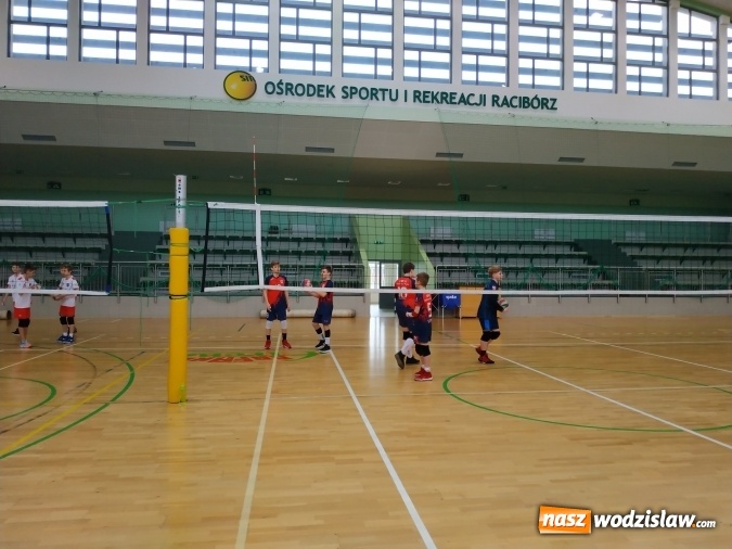 Zdjęcie w galerii na portalu naszwodzislaw.com: Siatkarski maraton w Raciborzu. Ekipa z Radlina na podium wiadomości z regionu