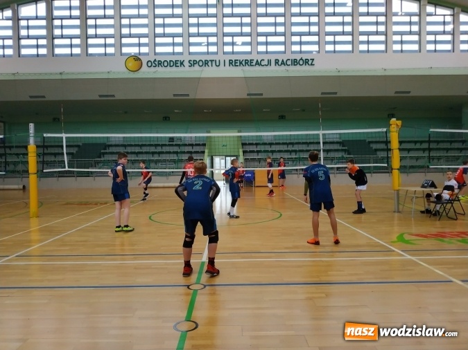 Zdjęcie w galerii na portalu naszwodzislaw.com: Siatkarski maraton w Raciborzu. Ekipa z Radlina na podium wiadomości z regionu