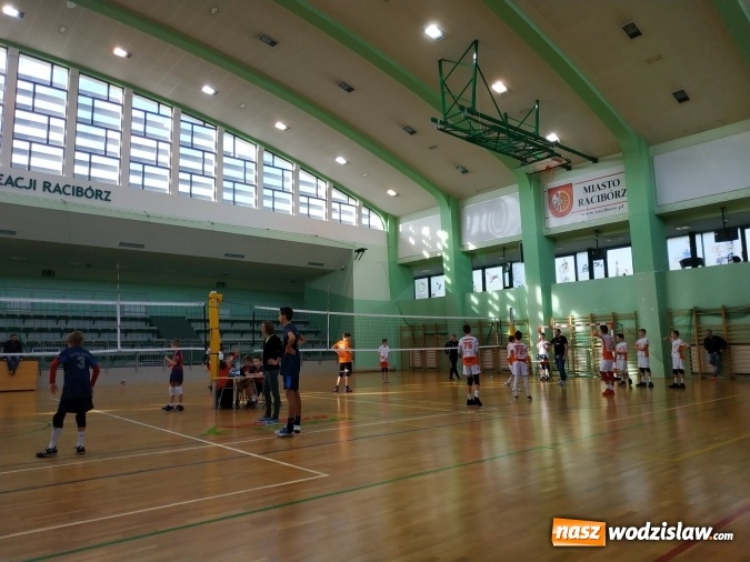 Zdjęcie w galerii na portalu naszwodzislaw.com: Siatkarski maraton w Raciborzu. Ekipa z Radlina na podium wiadomości z regionu