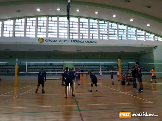 Zdjęcie w galerii na portalu naszwodzislaw.com: Siatkarski maraton w Raciborzu. Ekipa z Radlina na podium wiadomości z regionu