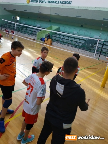 Zdjęcie w galerii na portalu naszwodzislaw.com: Siatkarski maraton w Raciborzu. Ekipa z Radlina na podium wiadomości z regionu